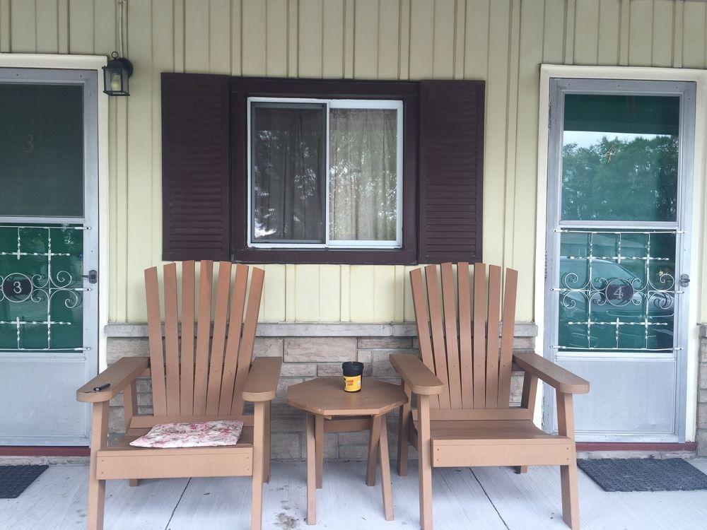 Twin Peaks Motel Napanee Exterior foto